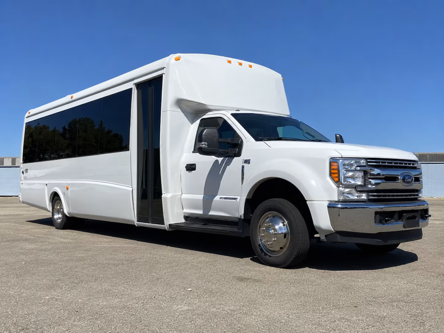 charter buses for detroit museum field trips from troy schools