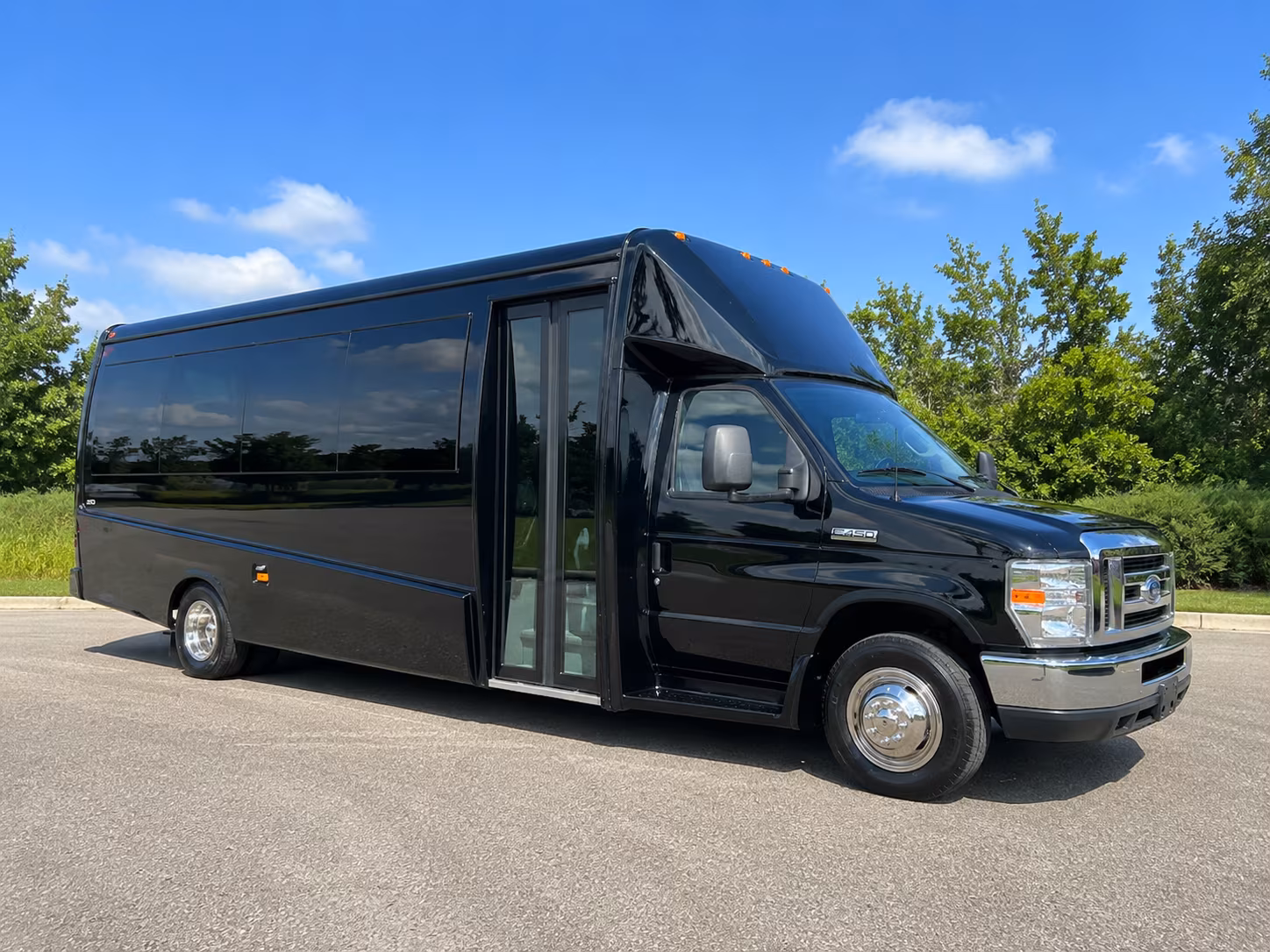 party bus rentals in troy michigan for the perfect prom night