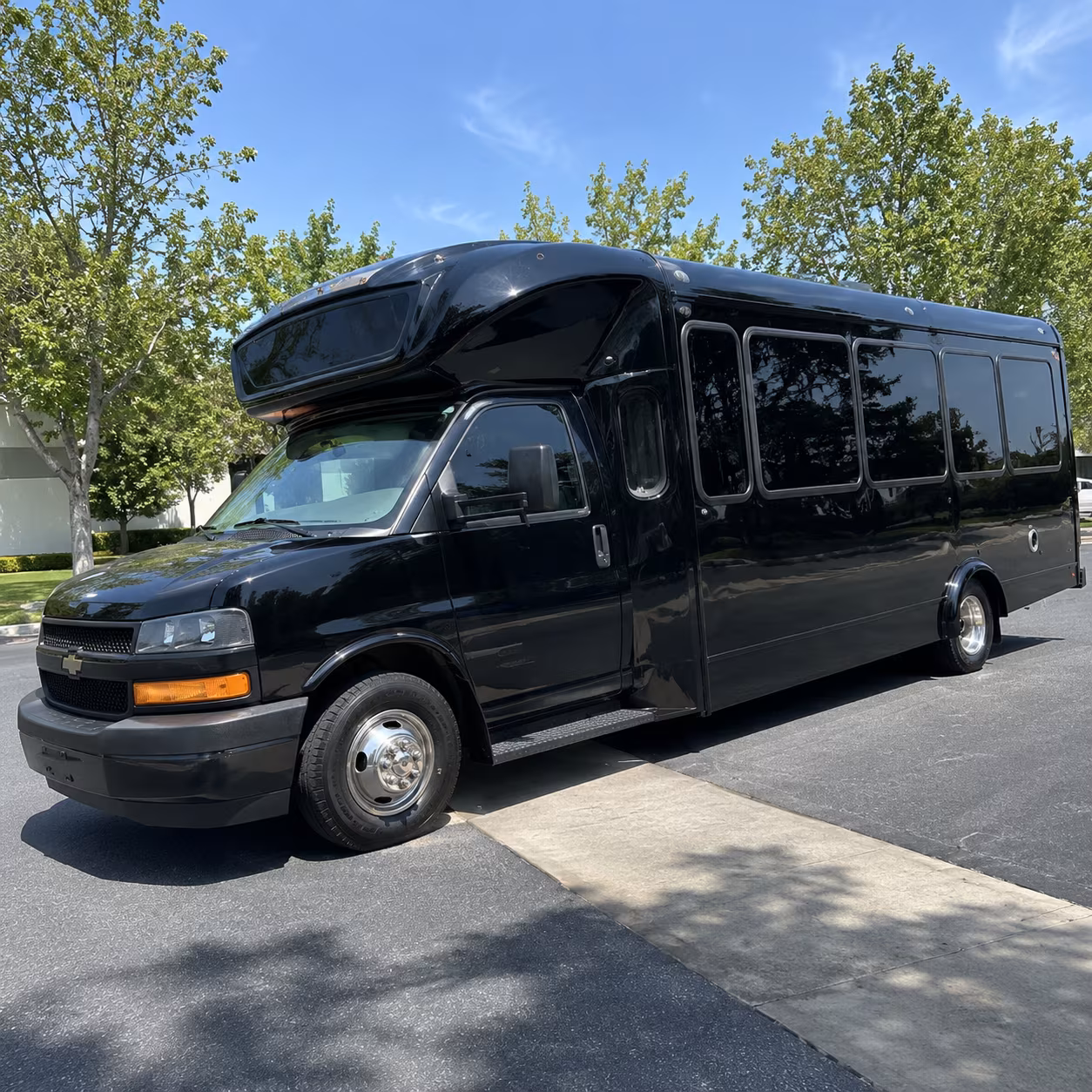 troy 15 passenger party bus